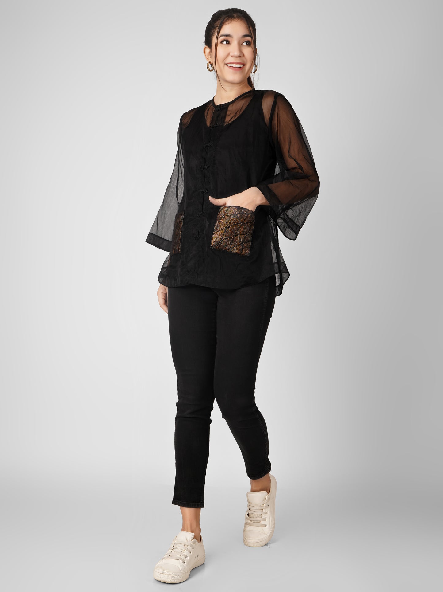 IRIS BLACK SHIRT