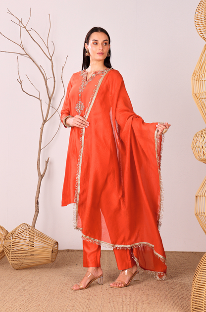 INAYA STAIGHT SUIT
