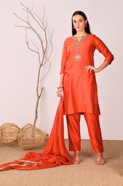 INAYA STAIGHT SUIT
