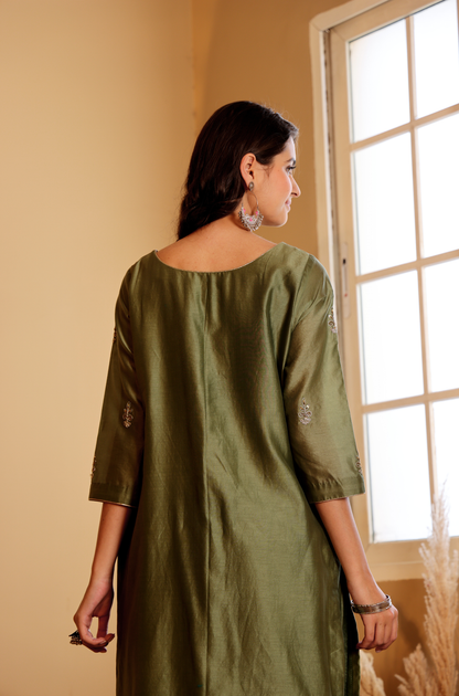 Zariya Suit
