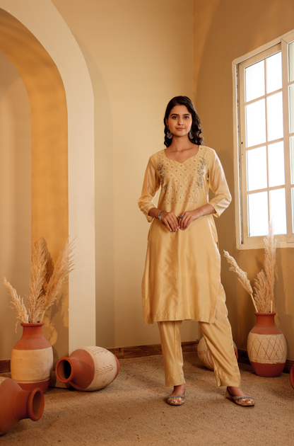 Haniya Straight Set