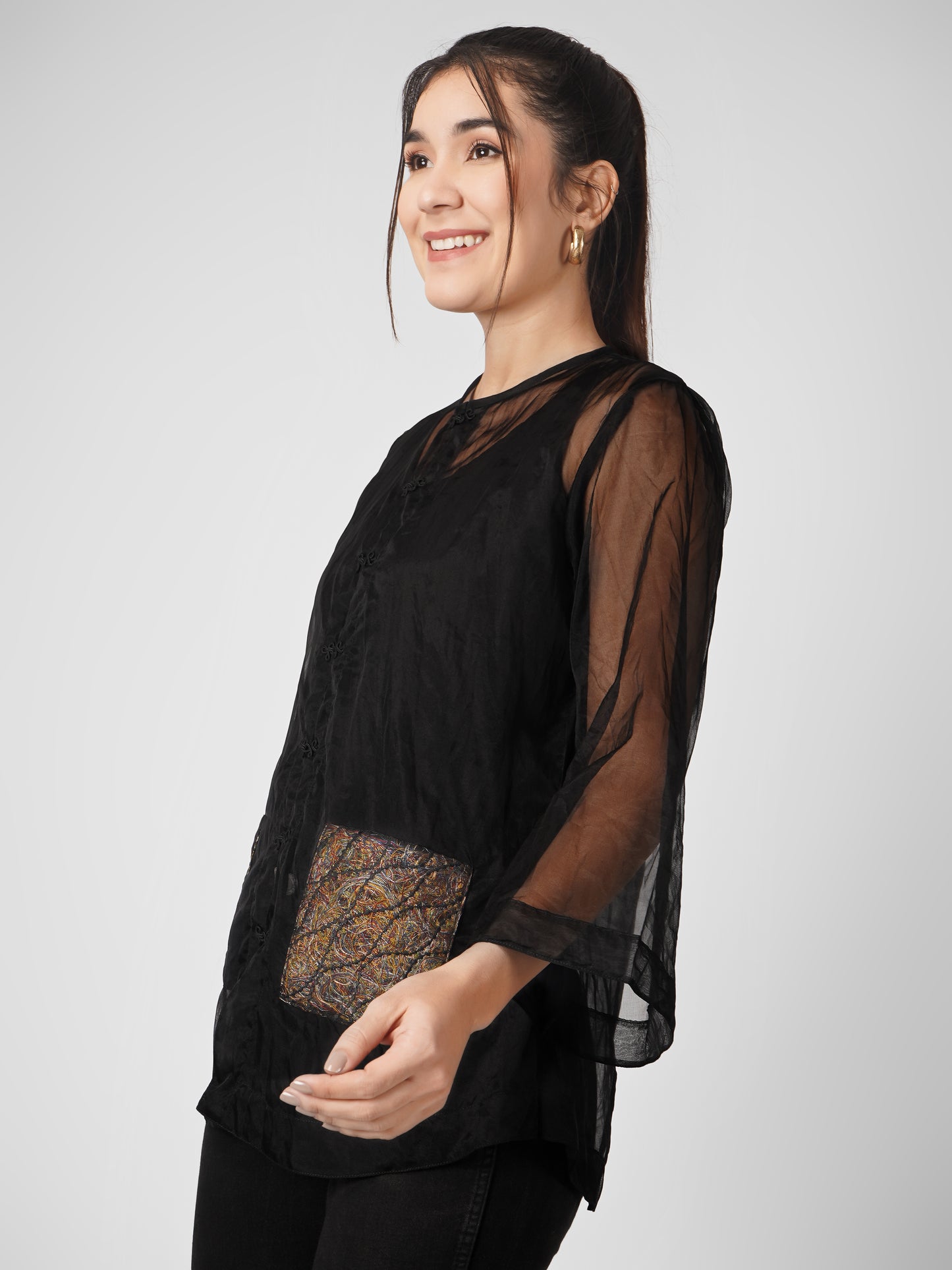 IRIS BLACK SHIRT