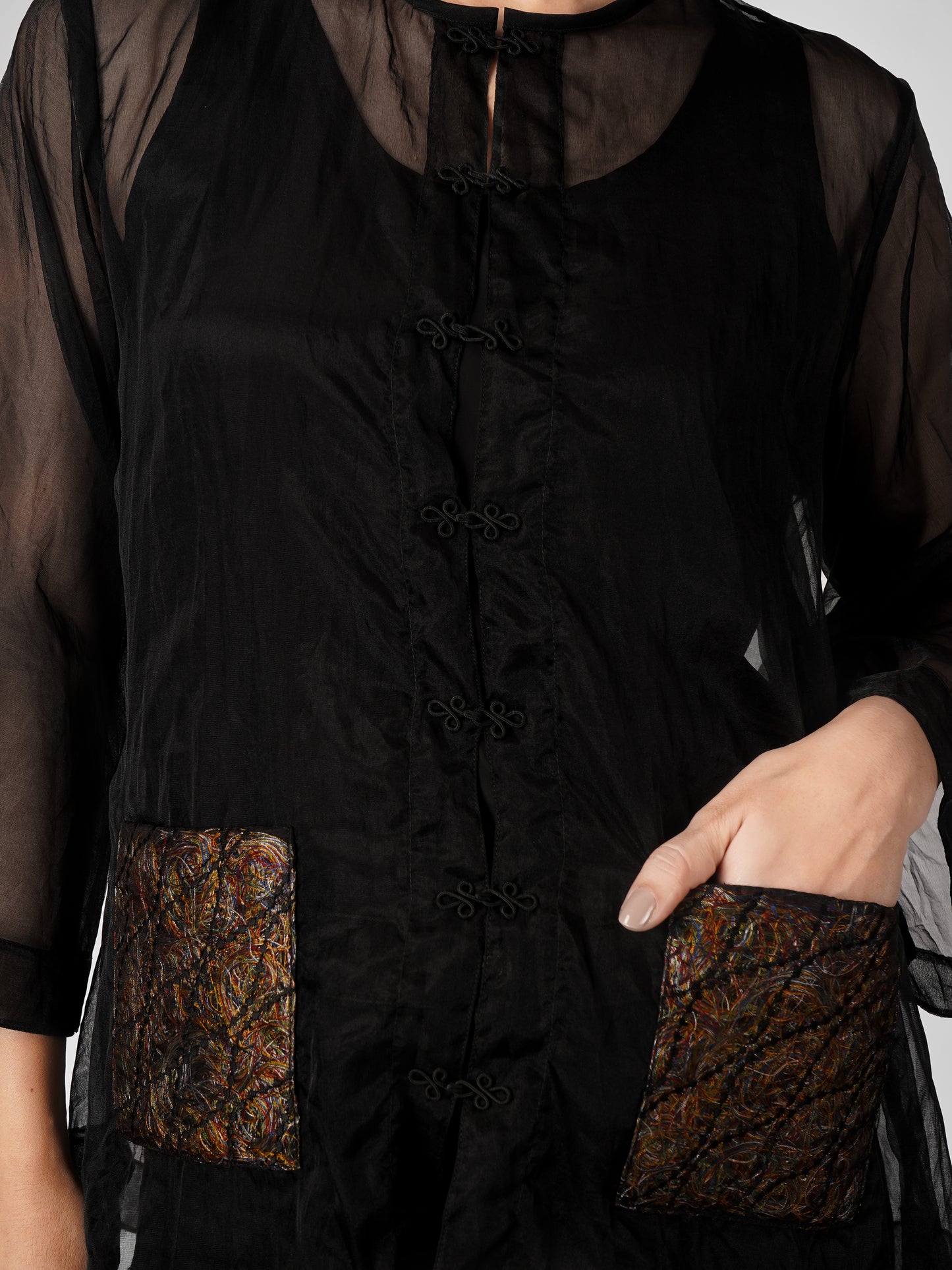 IRIS BLACK SHIRT